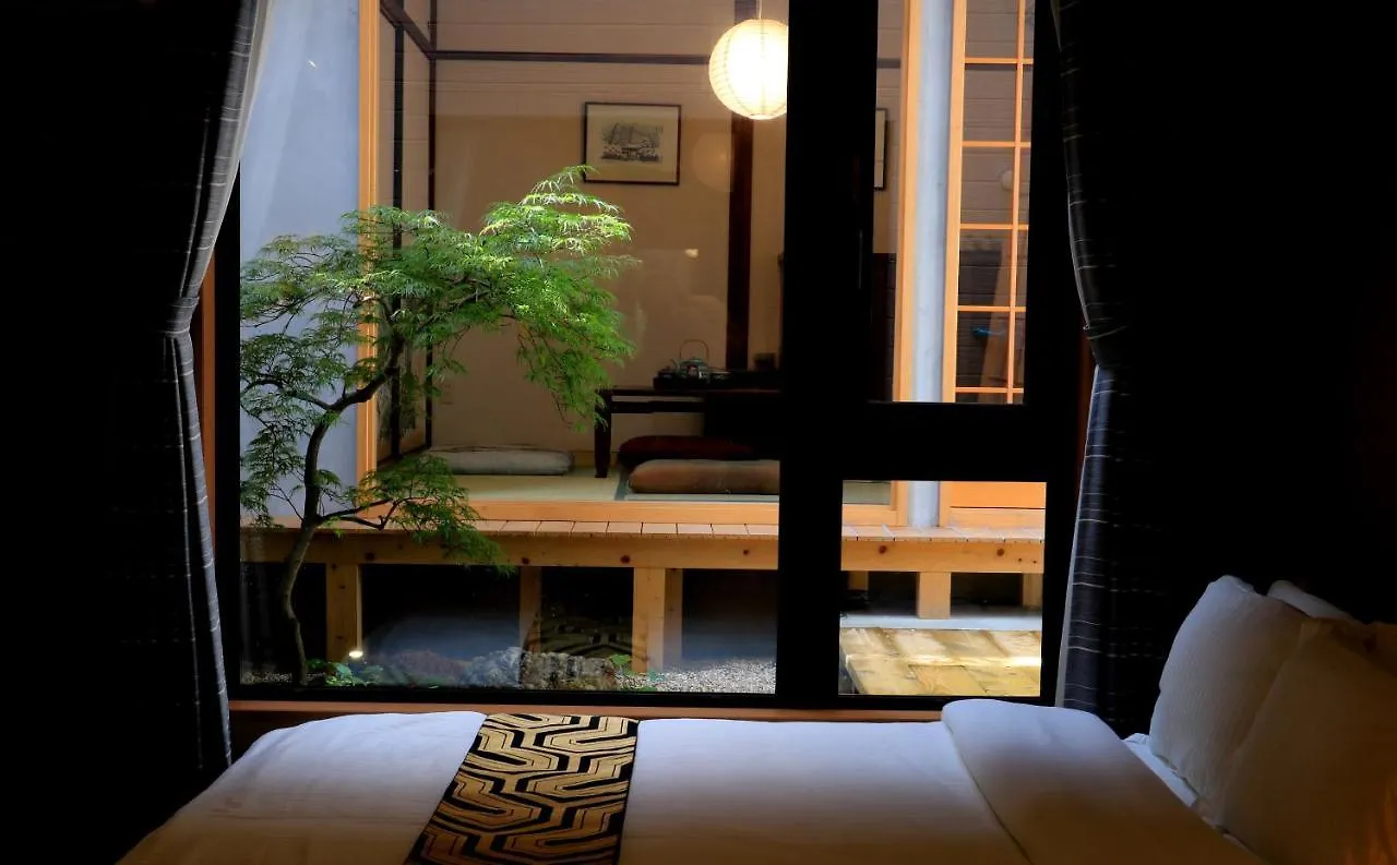 Hotel Traveling Bridge Nijojo 京都市